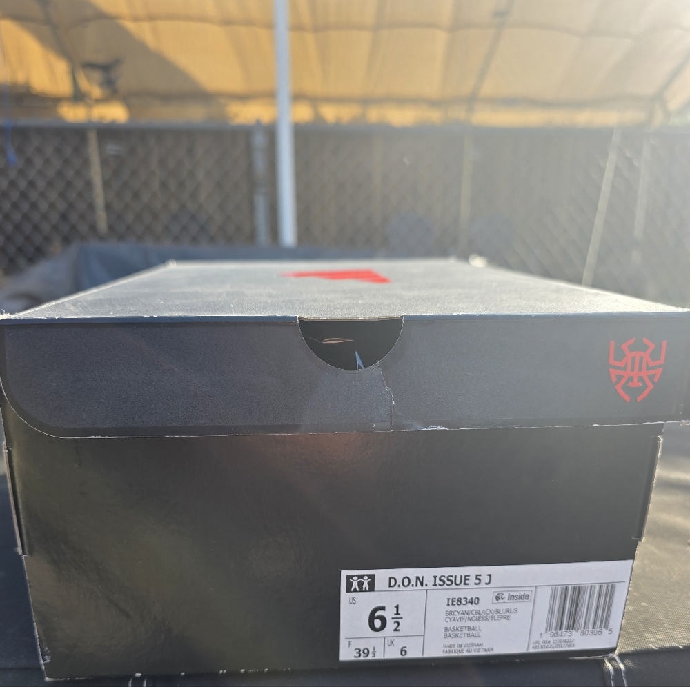 Adidas Don Issue 5 In Size 6.5 Y/Men (Like New With Box) - Picture 13 of 16